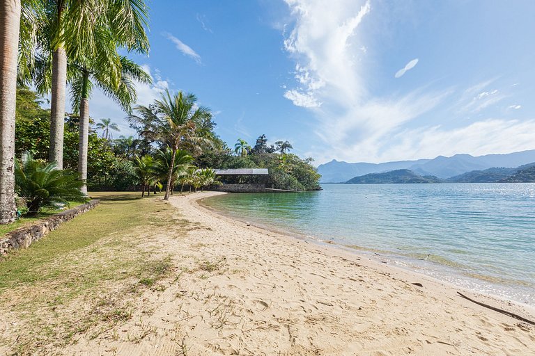 Ang049 - Hermosa casa en una isla en Angra dos Reis