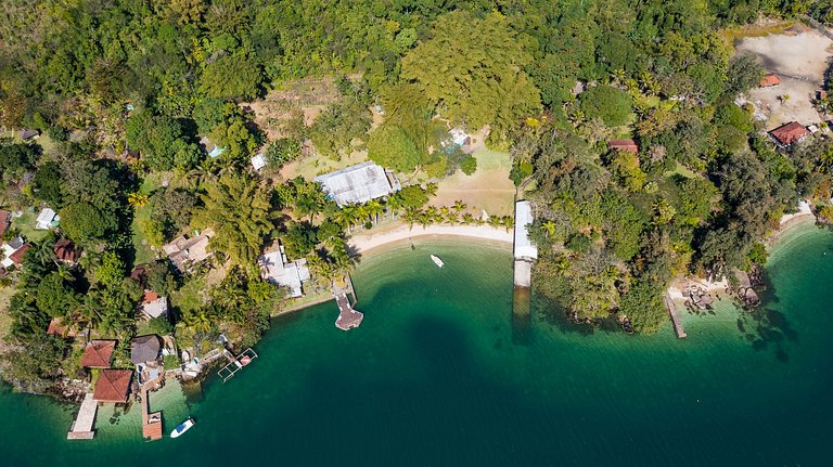 Ang049 - Beautiful house on an island in Angra dos Reis