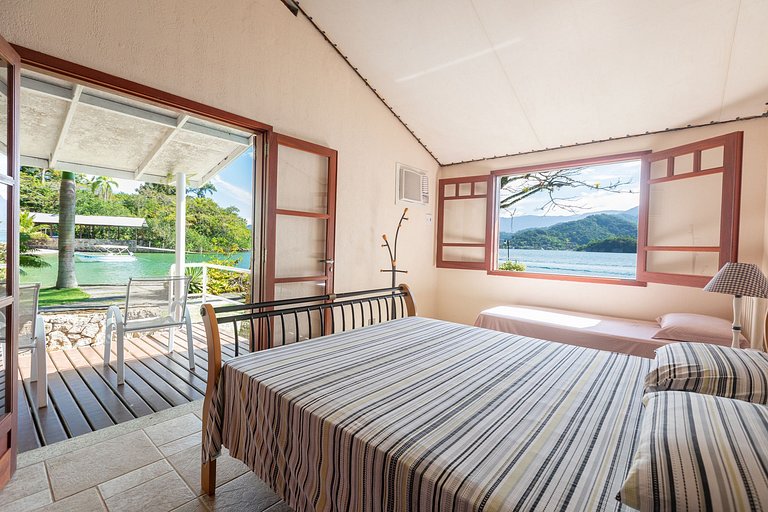 Ang049 - Beautiful house on an island in Angra dos Reis