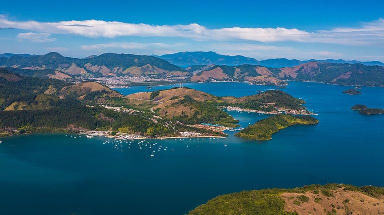 Ang049 - Bela casa em ilha em Angra dos Reis