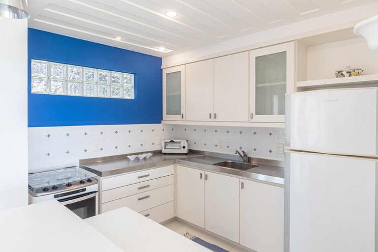 Buz043 - Luxury villa with sea front pool in Buzios