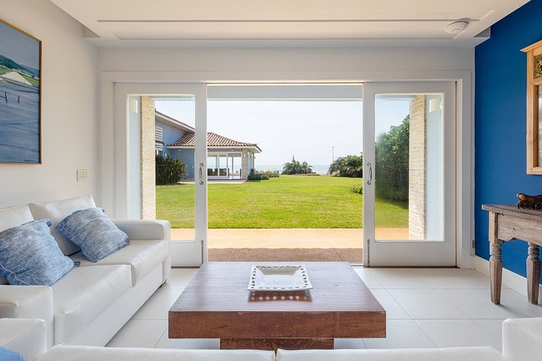 Buz043 - Luxury villa with sea front pool in Buzios
