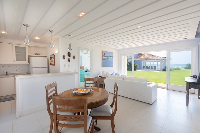 Buz043 - Luxury villa with sea front pool in Buzios
