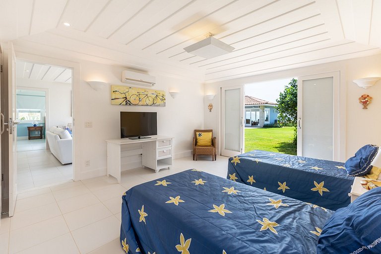 Buz043 - Luxury villa with sea front pool in Buzios