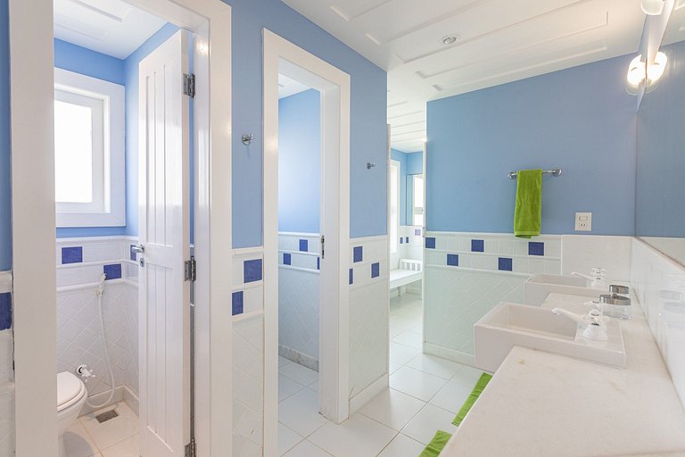 Buz043 - Luxury villa with sea front pool in Buzios