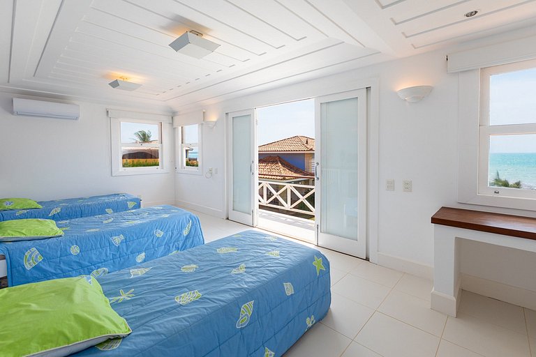 Buz043 - Lujosa villa con piscina frente al mar en Búzios
