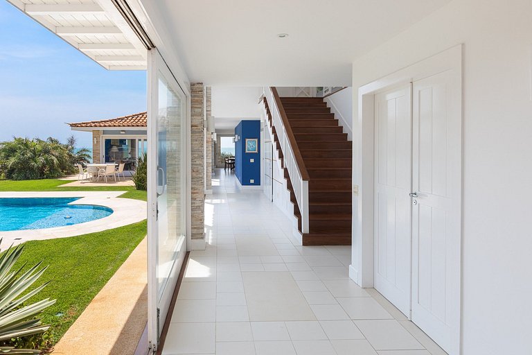Buz043 - Luxury villa with sea front pool in Buzios
