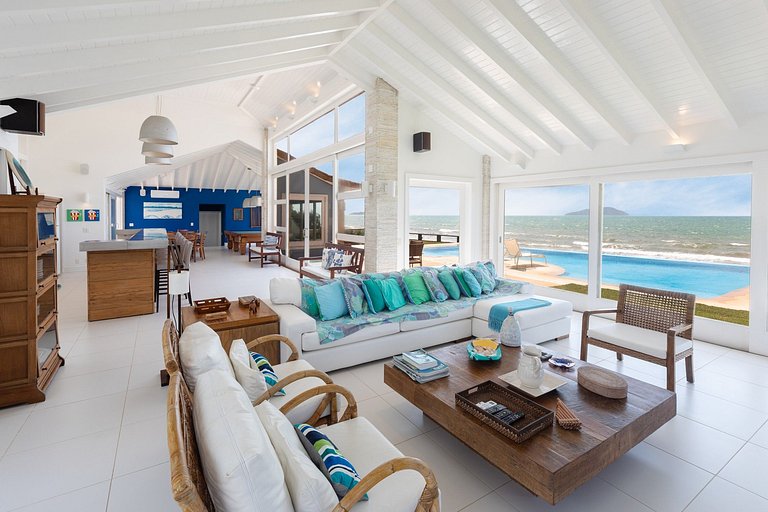 Buz043 - Luxury villa with sea front pool in Buzios