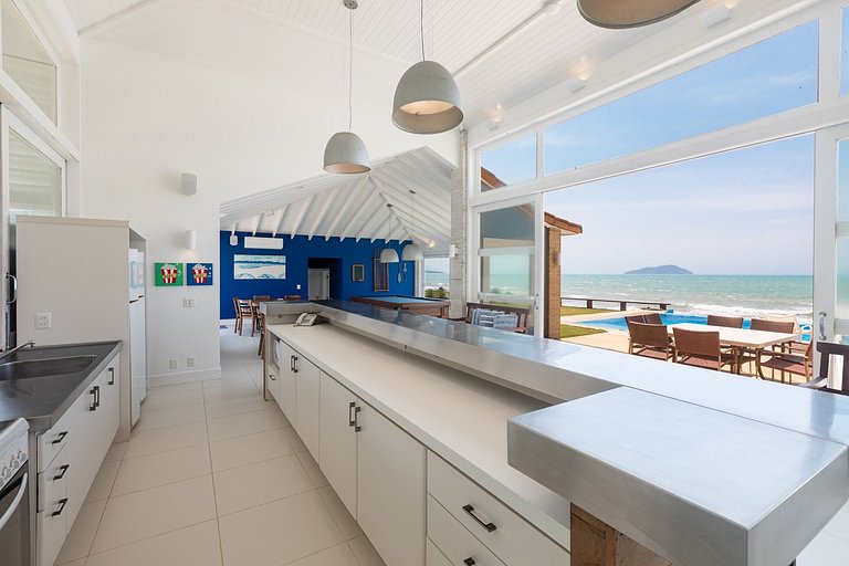 Buz043 - Villa de luxo com piscina à beira-mar em Búzios
