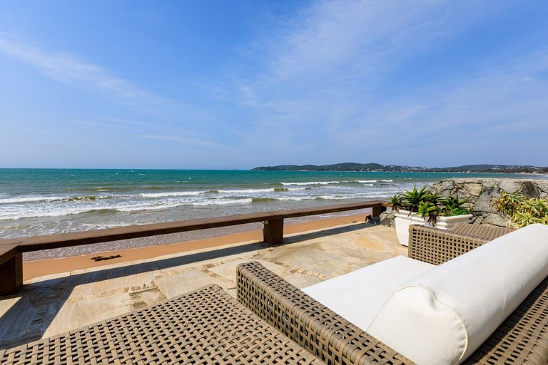 Buz043 - Luxury villa with sea front pool in Buzios