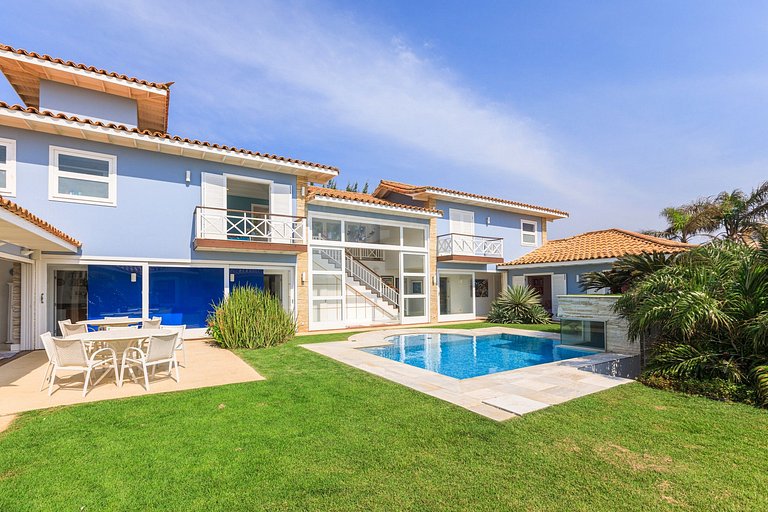 Buz043 - Lujosa villa con piscina frente al mar en Búzios