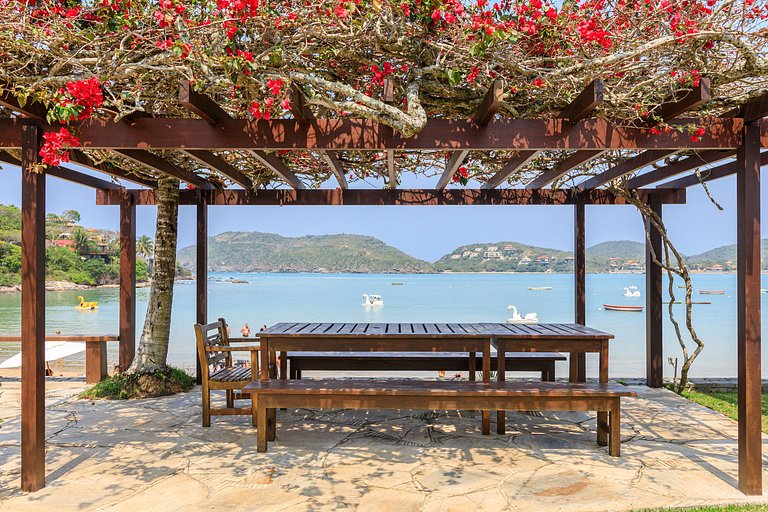 House, Búzios, Praia da Ferradura, five suites.