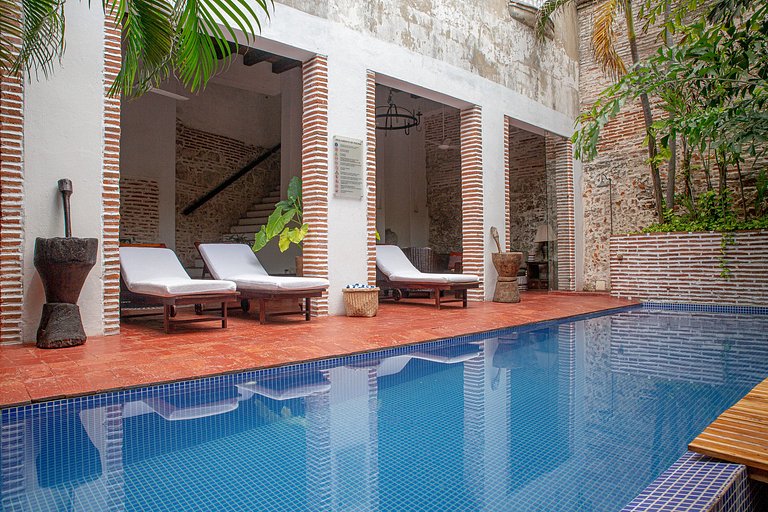 Car078 - Beautiful 6 bedroom colonial home in Old City