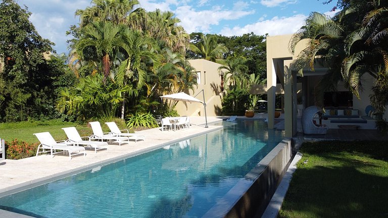 Anp024 - Hermosa casa con piscina y vista a la montaña