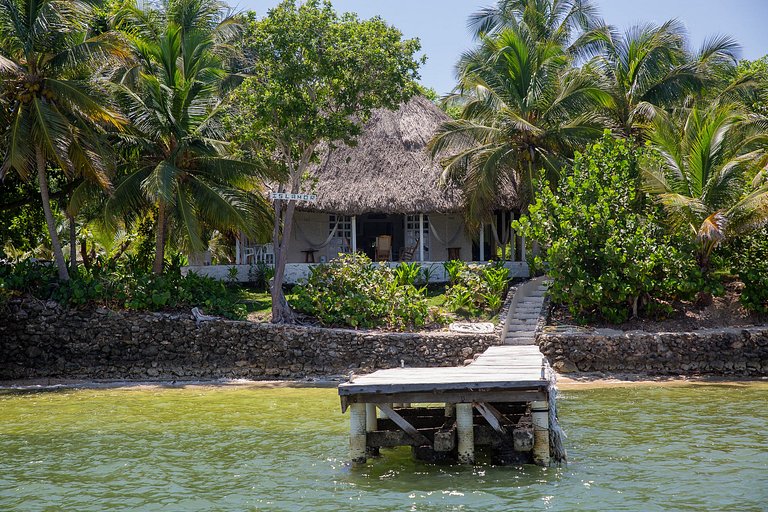 Car123 - Charmante villa en bord de mer aux Iles du Rosaire