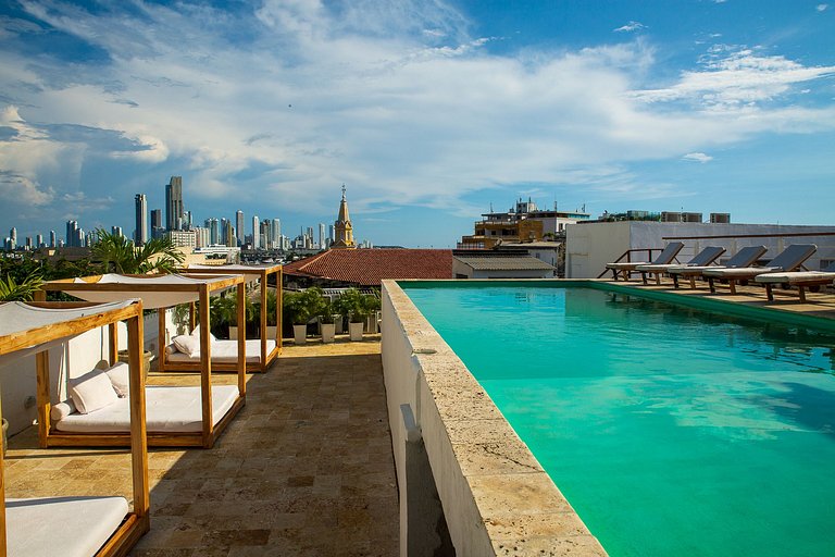 Car034 - 21 Bedroom Luxury Mansion in Cartagena