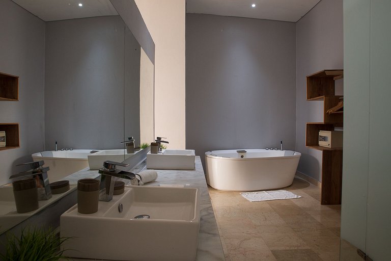 Car034 - 21 Bedroom Luxury Mansion in Cartagena
