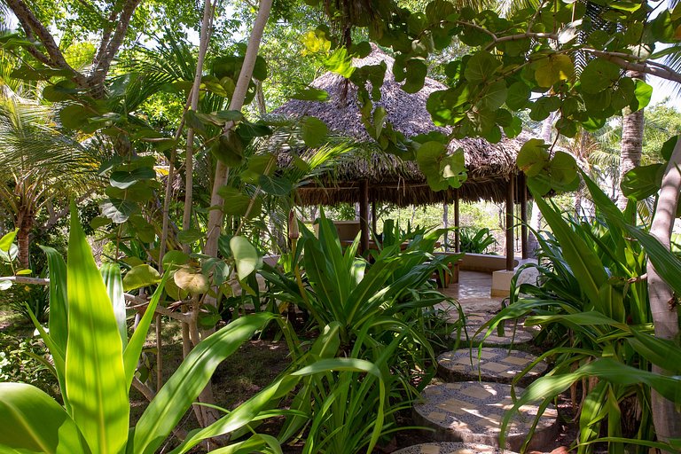 Car123 - Charming waterfront house in Rosario Islands