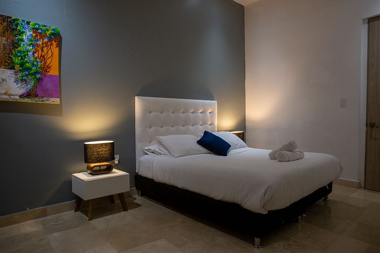 Car034 - 21 Bedroom Luxury Mansion in Cartagena