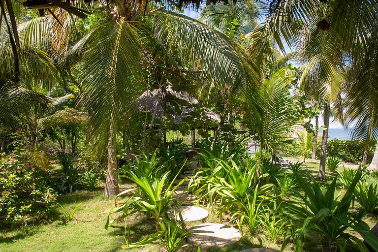 Car123 - Charming waterfront house in Rosario Islands