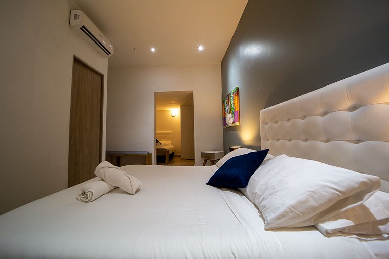 Car034 - 21 Bedroom Luxury Mansion in Cartagena