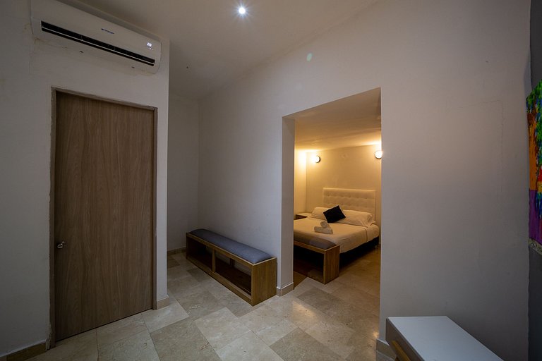 Car034 - 21 Bedroom Luxury Mansion in Cartagena