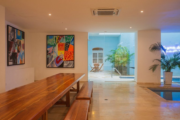 Car034 - 21 Bedroom Luxury Mansion in Cartagena