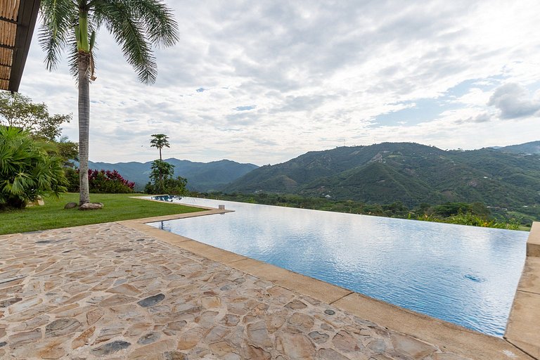 Anp029 - Charming house with 4 suites in Mesa de Yeguas