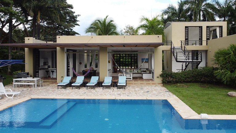 Anp029 - Charming house with 4 suites in Mesa de Yeguas