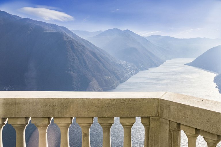 Lom003 - Villa con vistas al lago de Como, Pigra