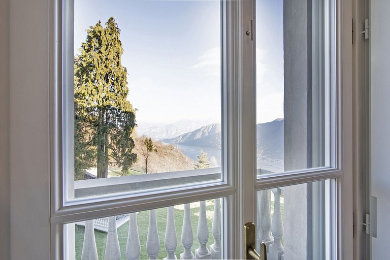 Lom003 - Villa overlooking Lake Como, Pigra