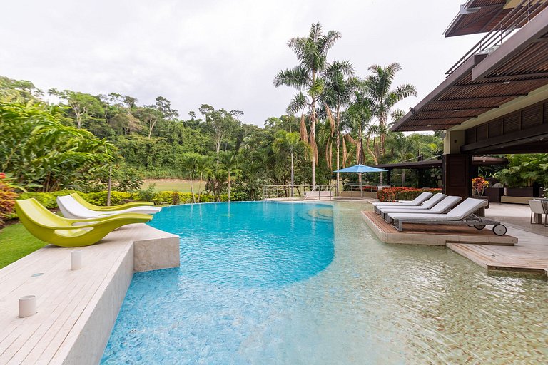 Anp034 - Villa spectaculaire avec théâtre et piscine