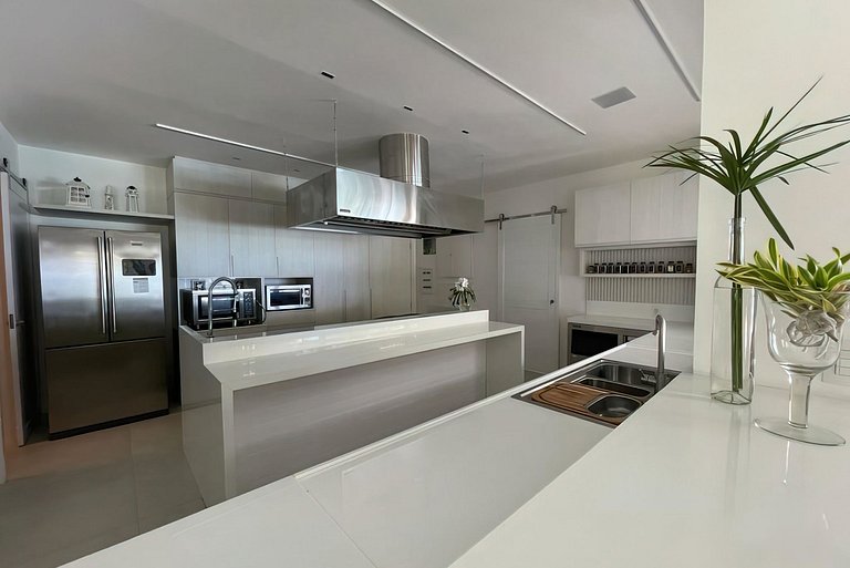 Cea020 - Beachfront Estate with Pool in Icaraizinho de Amont