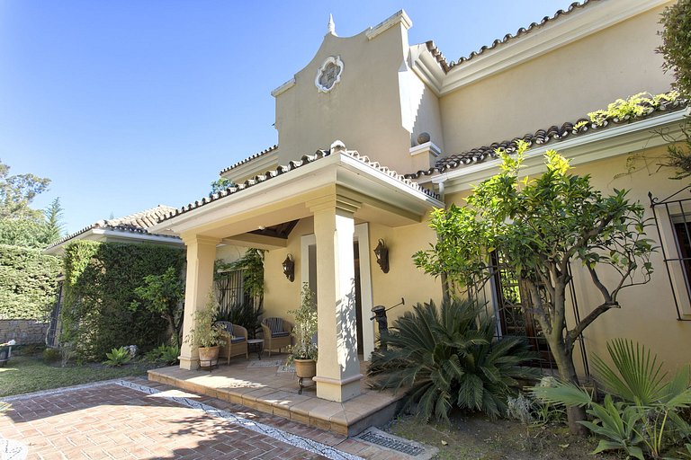 Mbl005 - Villa located on the hills, Marbella