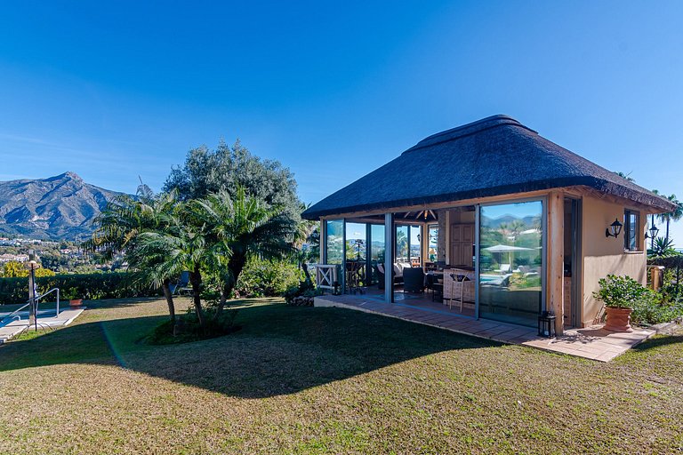 Mbl005 - Villa located on the hills, Marbella