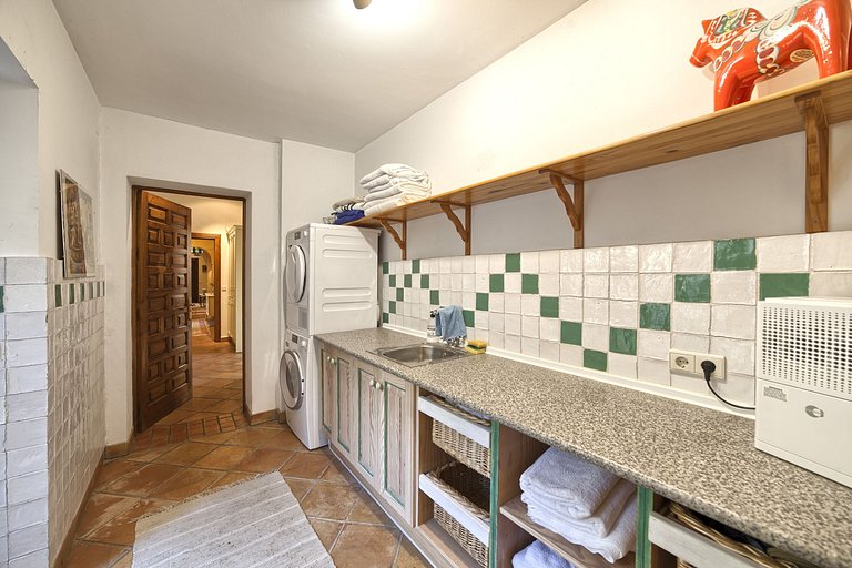 Mbl005 - Villa located on the hills, Marbella