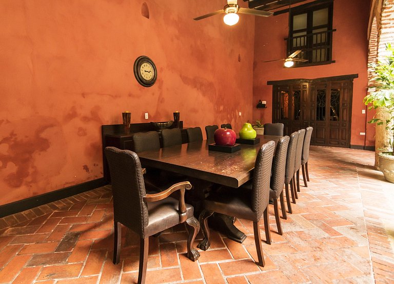 Car022 - Luxurious colonial villa in the Old City, Cartagena