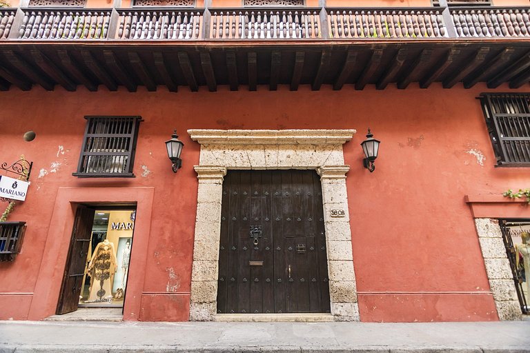 Car022 - Luxurious colonial villa in the Old City, Cartagena