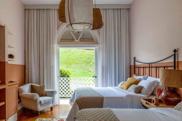 Srj002 - Large and splendid farmhouse in Bemposta