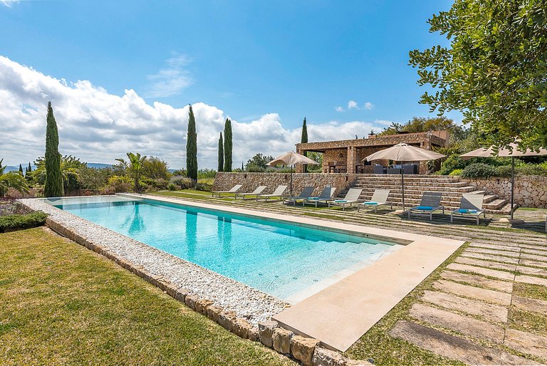 Mal003 - Property in Santa Maria, Mallorca