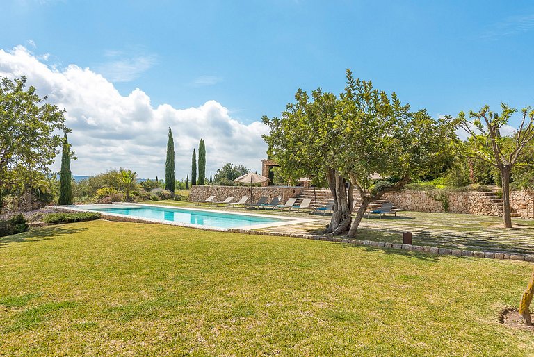 Mal003 - Property in Santa Maria, Mallorca
