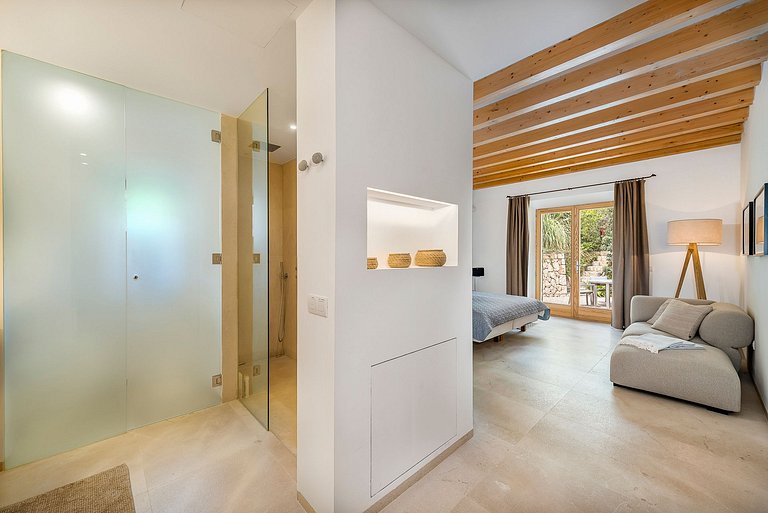 Mal003 - Property in Santa Maria, Mallorca