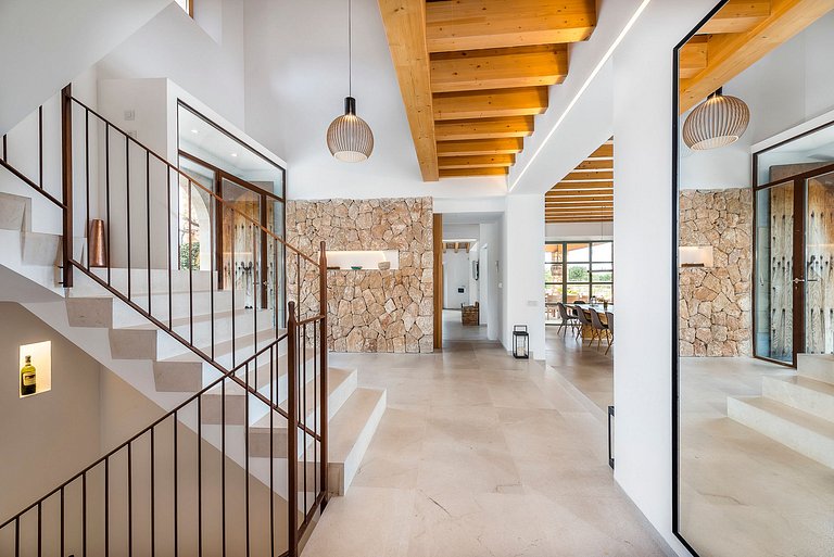 Mal003 - Property in Santa Maria, Mallorca