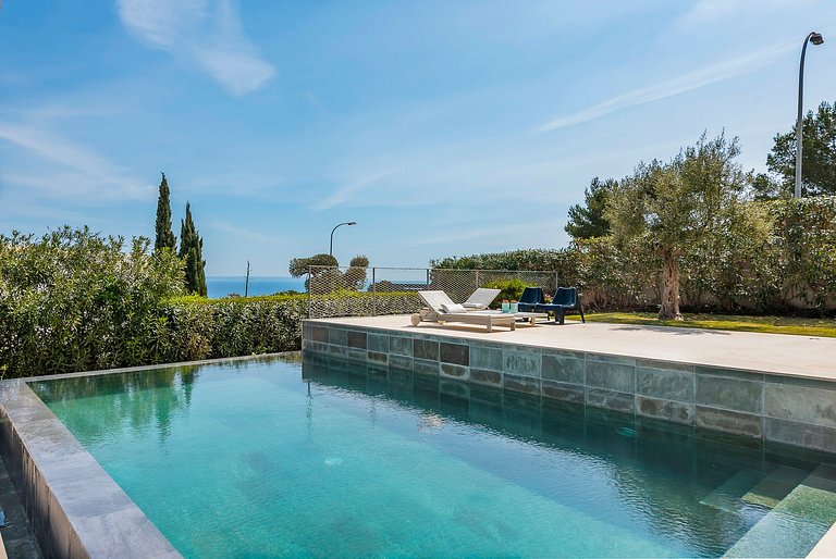 Mal004 - Villa in the first sea line, Mallorca