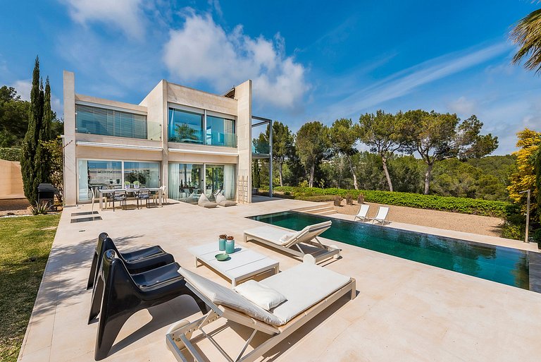 Mal004 - Villa in the first sea line, Mallorca