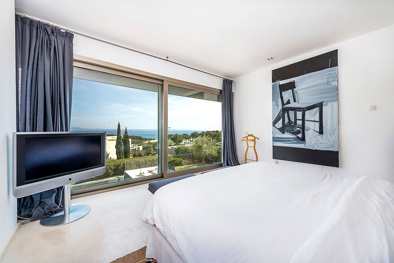 Mal004 - Villa in the first sea line, Mallorca