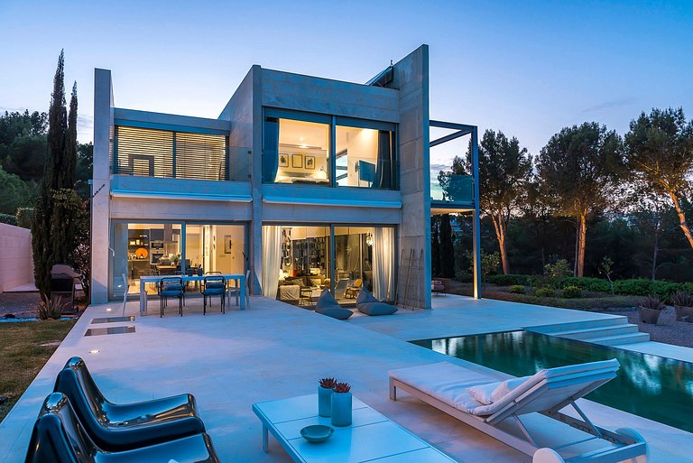 Mal004 - Villa in the first sea line, Mallorca