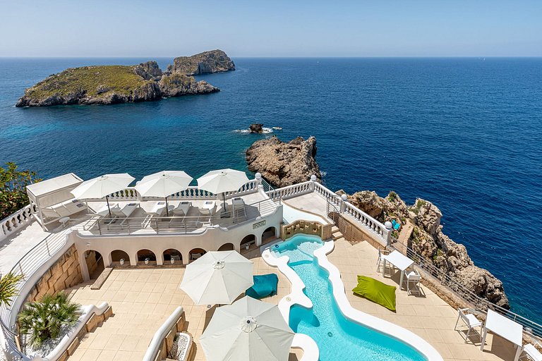 Mal007 - Luxury villa in first sea line, Mallorca