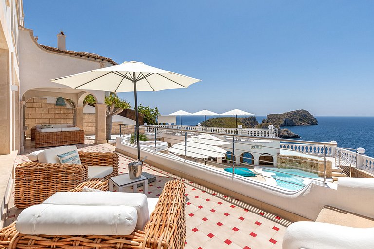 Mal007 - Luxury villa in first sea line, Mallorca