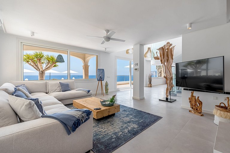 Mal007 - Luxury villa in first sea line, Mallorca
